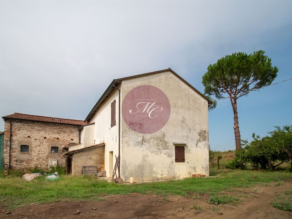 MADONNA DELL'ALBERO (RA) - Rustico-Casale unifamiliare con parco di 3500 mq
