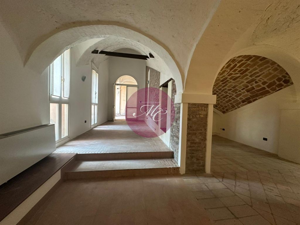 BAGNACAVALLO (RA) - CENTRO STORICO PRESSO PALAZZO CAPRA VENDESI UFFICIO