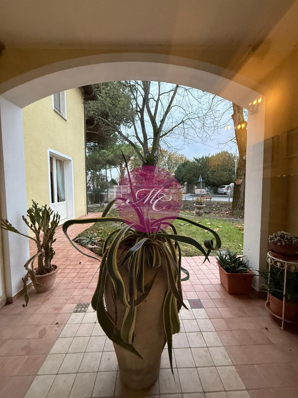 CARRAIE (RA): Bella Casa indipendente su due livelli con ampio giardino di proprietà,
